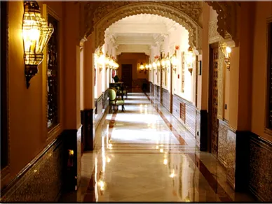 Apliques en salón principal