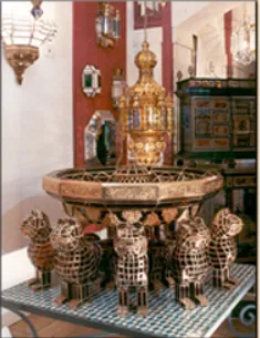 Detalle de los leones esculpidos